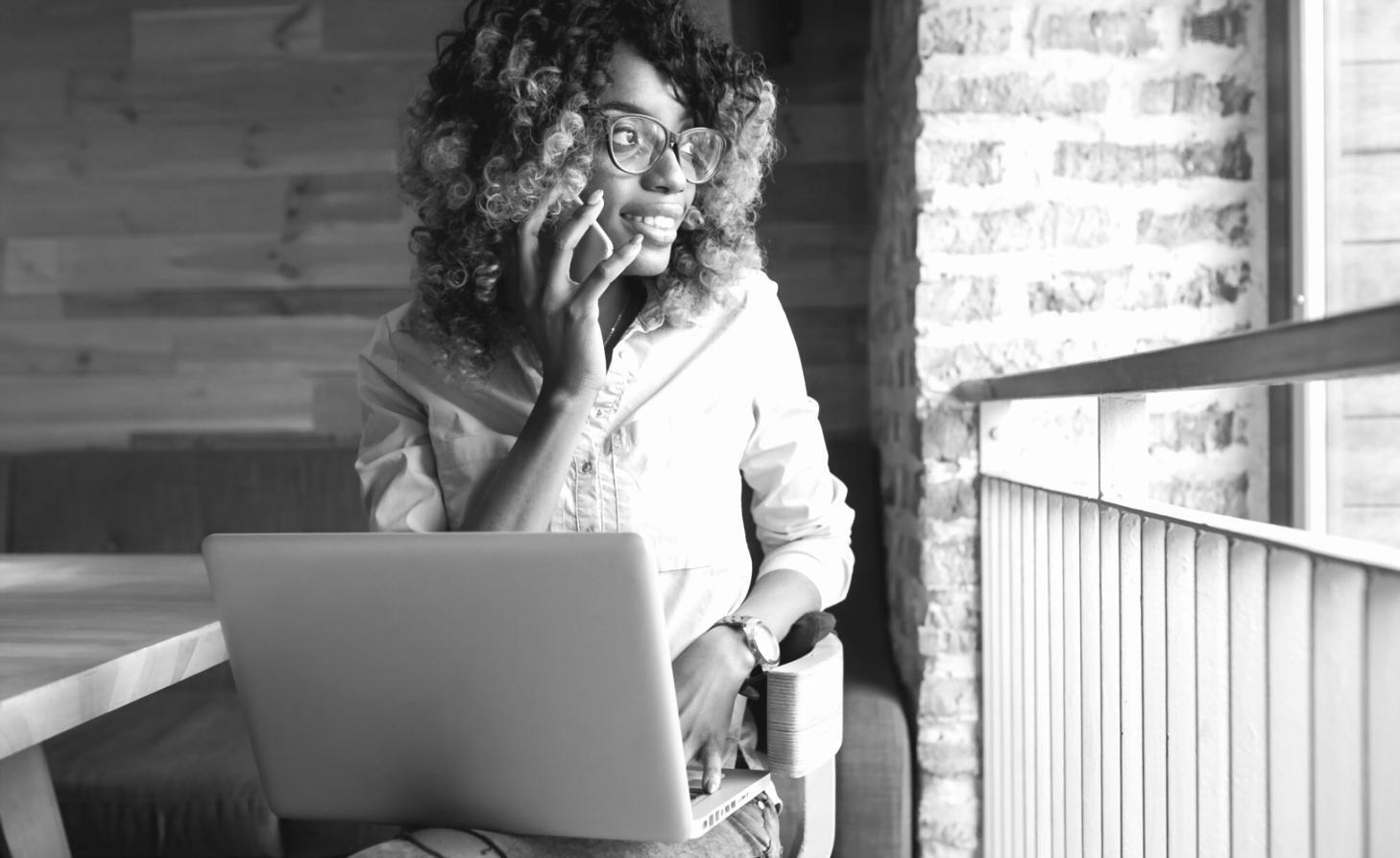 Professionelle Finanzberatung in modernem Büro